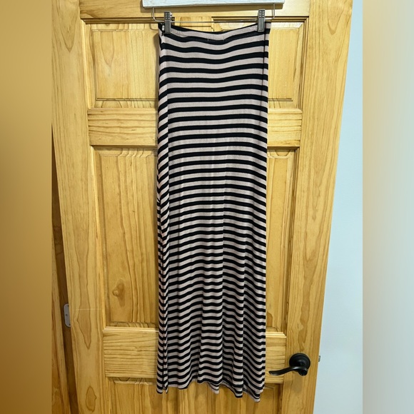 Charlotte Russe skirt - Picture 3 of 4